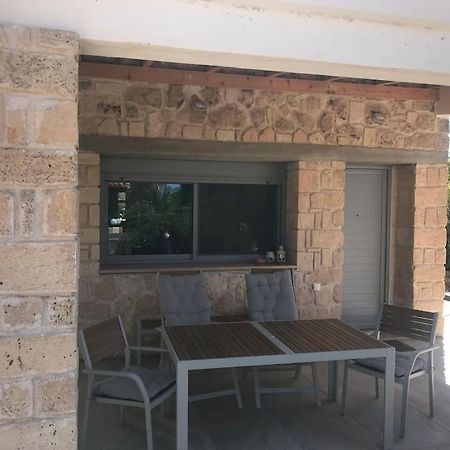 Πέτρινη Κατοικία Στην Αίγινα - Stone House In Aigina Khloi Exterior foto